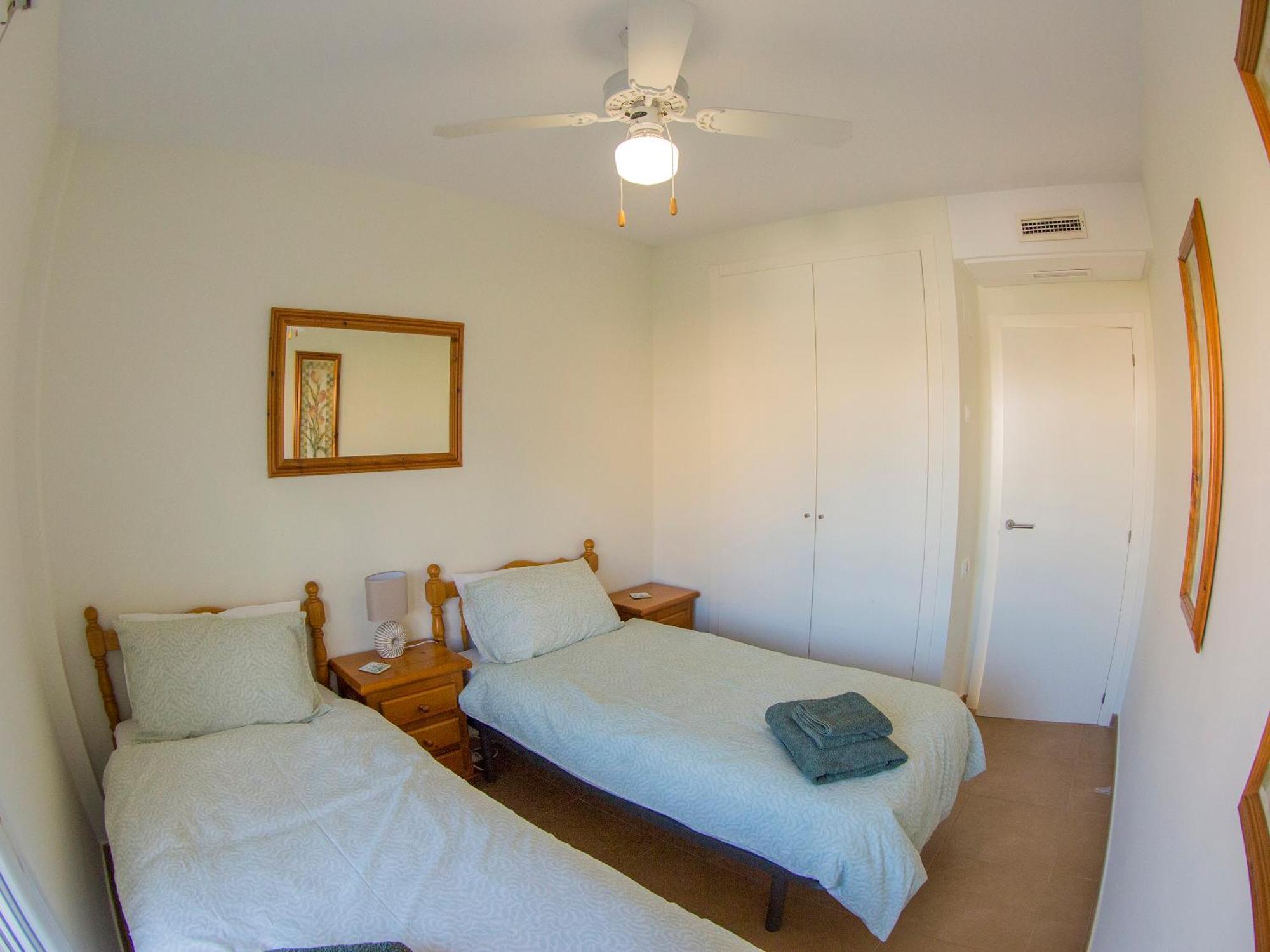 Immaculate 2-bed In Apartment *